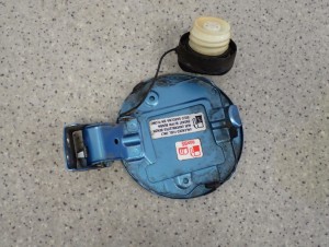 SUZUKI SPLASH 08-14 KLAPKA WLEWU PALIWA ZDQ 4/5 MINIATURA