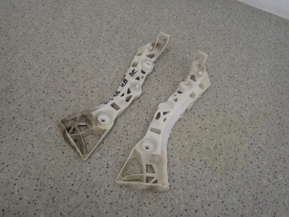 MAZDA 3 MAZDA3 HB 03- ŚLIZG ZDERZAKA TYLNY LEWY LUB PRAWY 3/6