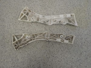 MAZDA 3 MAZDA3 HB 03- ŚLIZG ZDERZAKA TYLNY LEWY LUB PRAWY 6/6 MINIATURA