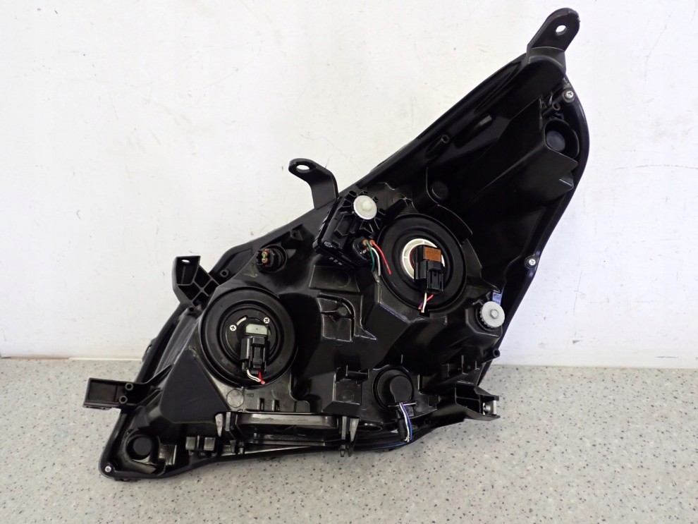 TOYOTA VERSO 09-13 LAMPA PRZEDNIA PRAWA REFLEKTOR PRAWY EUROPA 8/13