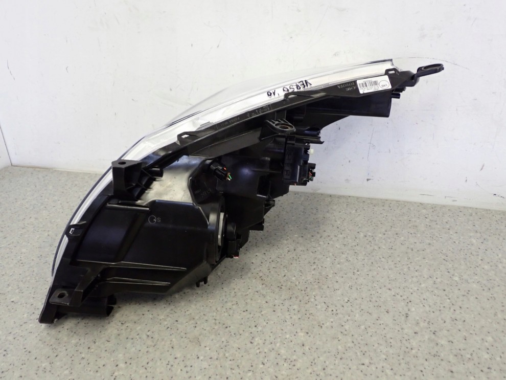 TOYOTA VERSO 09-13 LAMPA PRZEDNIA PRAWA REFLEKTOR PRAWY EUROPA 10/13