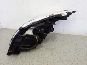 TOYOTA VERSO 09-13 LAMPA PRZEDNIA PRAWA REFLEKTOR PRAWY EUROPA 10/13 MINIATURA