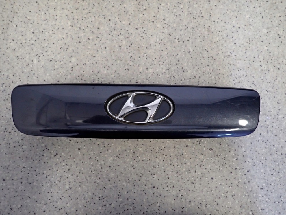 HYUNDAI GETZ 06-09 LISTWA KLAPY BAGAŻNIKA 1/4