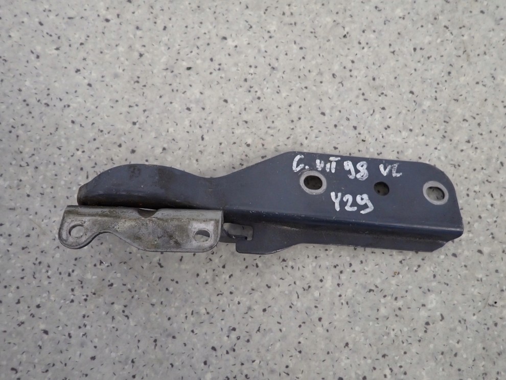 GRAND VITARA I 99-05 ZAWIAS MASKI LEWY 1/2