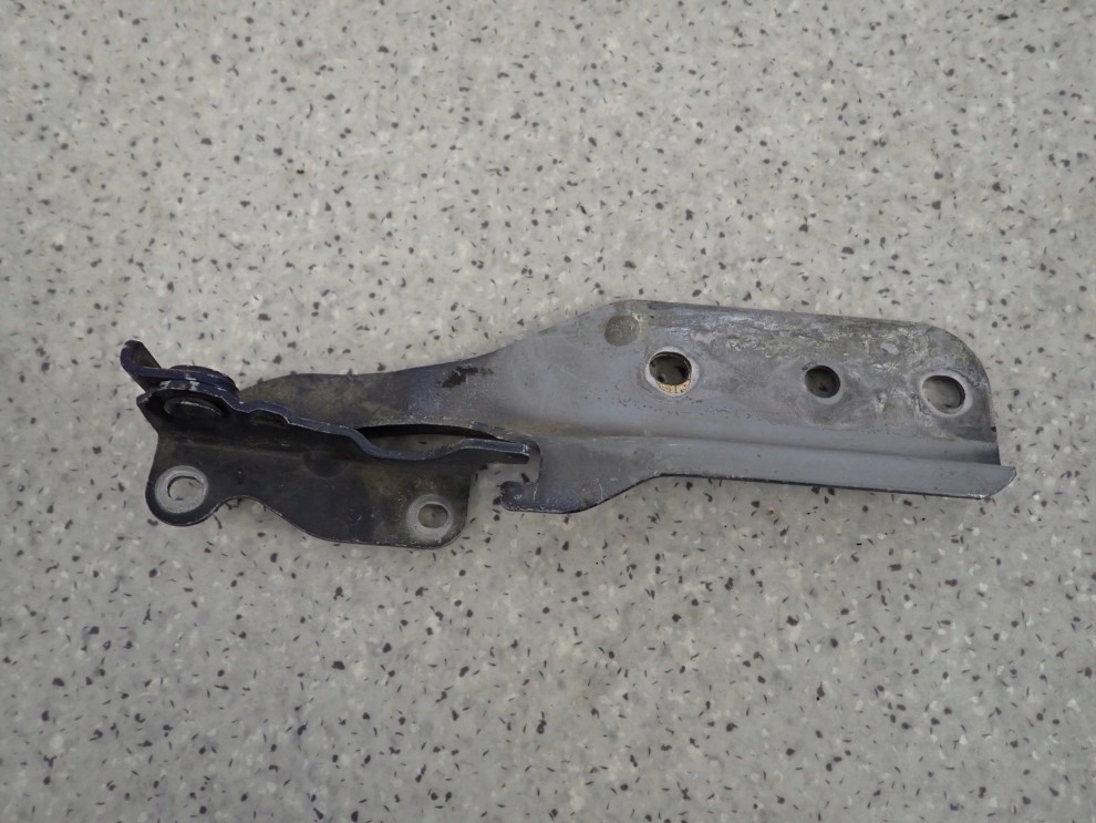 GRAND VITARA I 99-05 ZAWIAS MASKI PRAWY 2/2