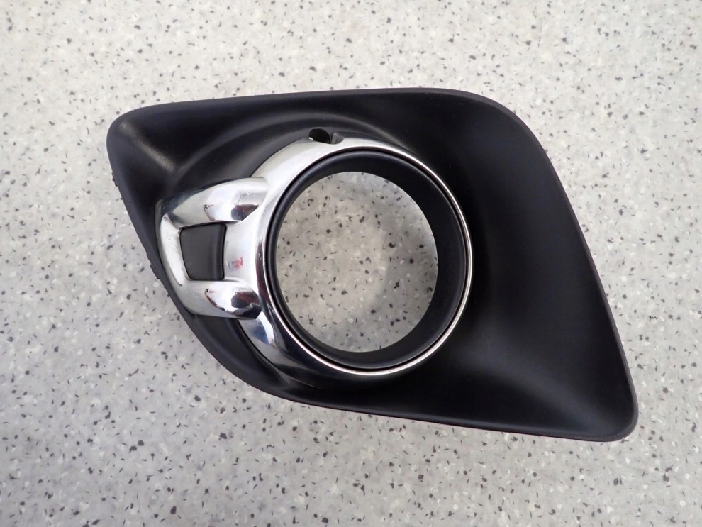 MITSUBISHI ASX 10-13 KRATKA HALOGENU PRZEDNIA LEWA 1/9