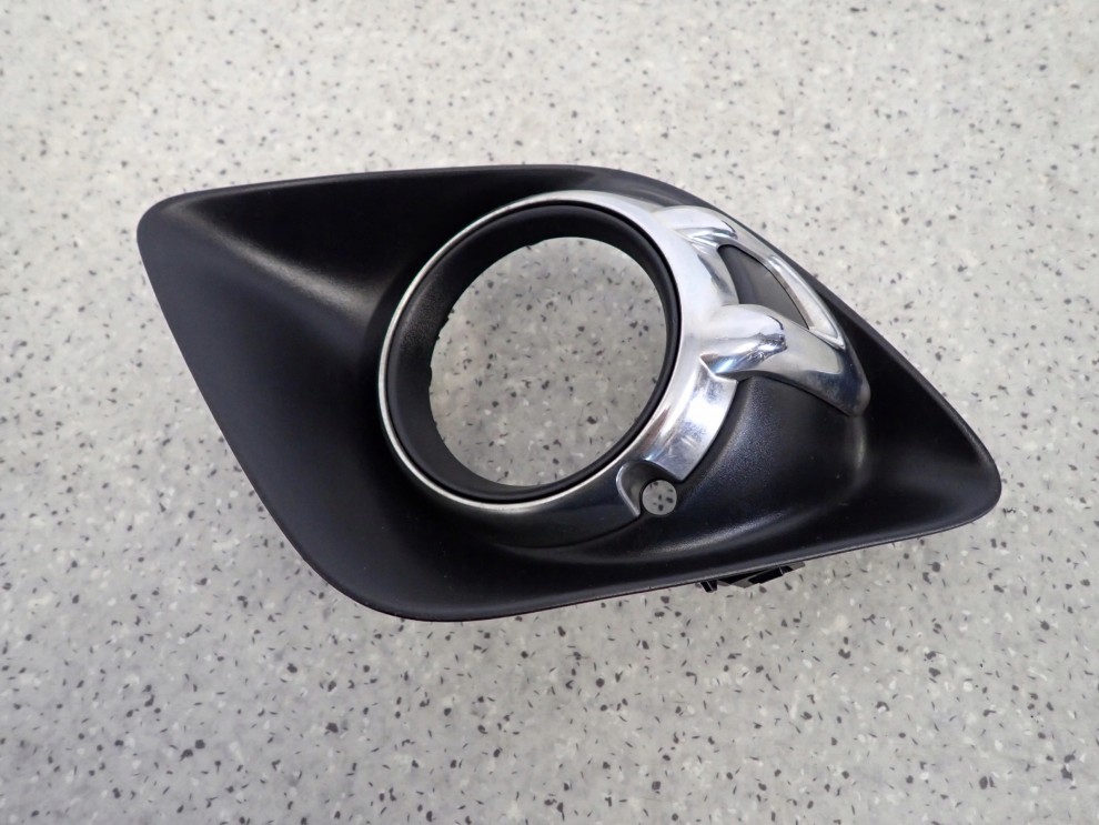 MITSUBISHI ASX 10-13 KRATKA HALOGENU PRZEDNIA LEWA 5/9