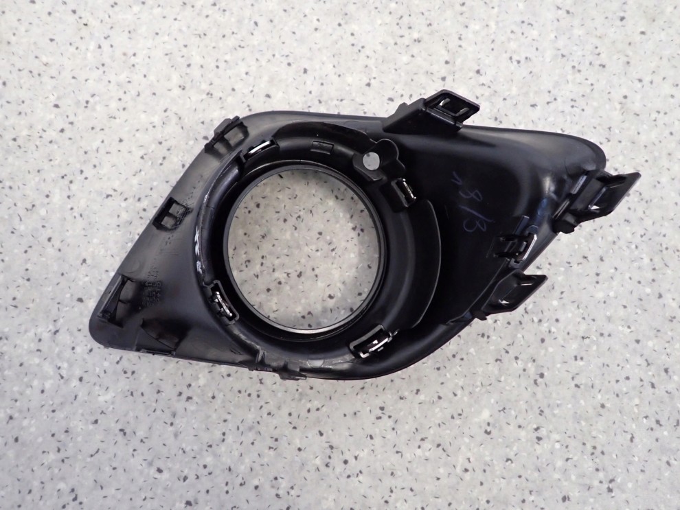 MITSUBISHI ASX 10-13 KRATKA HALOGENU PRZEDNIA LEWA 7/9