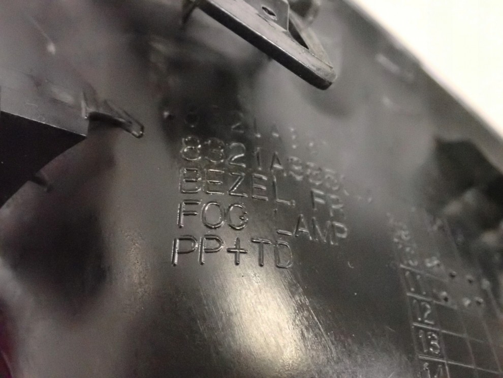 MITSUBISHI ASX 10-13 KRATKA HALOGENU PRZEDNIA LEWA 8/9