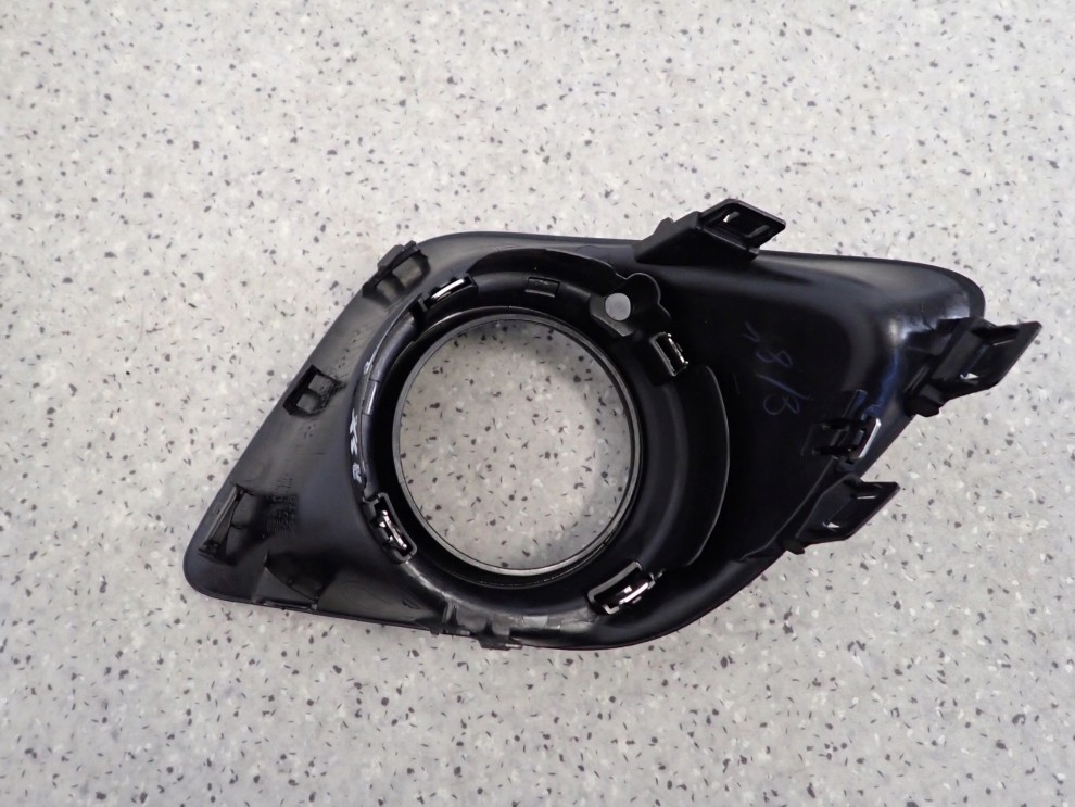 MITSUBISHI ASX 10-13 KRATKA HALOGENU PRZEDNIA LEWA 9/9