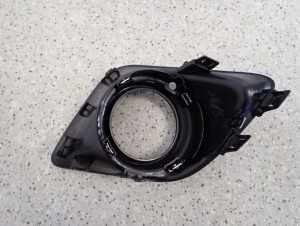 MITSUBISHI ASX 10-13 KRATKA HALOGENU PRZEDNIA LEWA 9/9 MINIATURA