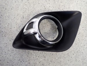 MITSUBISHI ASX 10-13 KRATKA HALOGENU PRZEDNIA PRAWA 1/6 MINIATURA