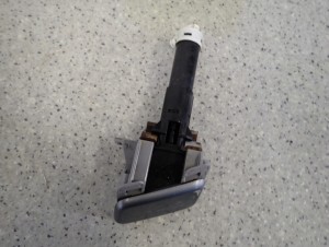 MITSUBISHI ASX 10-16 SPRYSKIWACZ REFLEKTORA PRZEDNI PRAWY U17A 3/5 MINIATURA