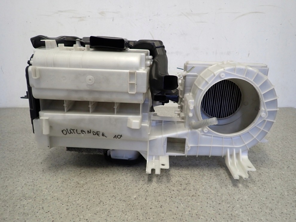 MITSUBISHI OUTLANDER II 07-12 OBUDOWA NAGRZEWNICY PAROWNIKA 6/6