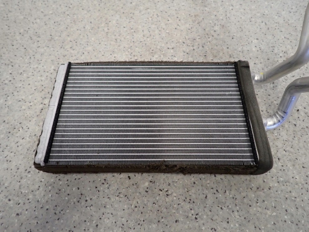 MITSUBISHI OUTLANDER II 07-12 NAGRZEWNICA 6/6