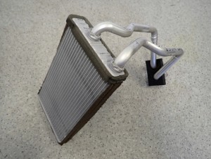 MITSUBISHI OUTLANDER II 07-12 NAGRZEWNICA 2/6 MINIATURA