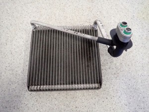 HYUNDAI IX20 09- PAROWNIK KLIMATYZACJI 1/5 MINIATURA