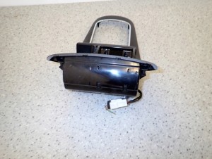 TOYOTA AVENSIS T25 06-08 POPIELNICZKA RAMKA KONSOLKA 8/9 MINIATURA