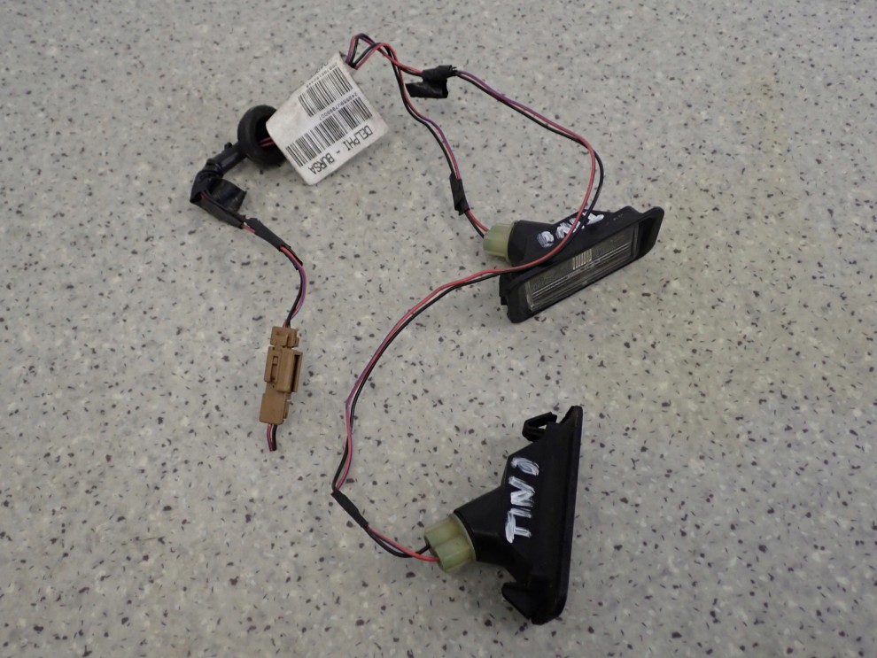 NISSAN ALMERA TINO 00- LAMPKI OŚWIETLENIA TABLICY REJESTRACYJNEJ 4/6