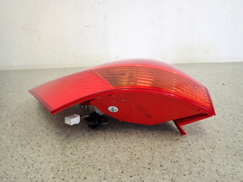 KIA VENGA 09- LAMPA TYLNA LEWA 7/9