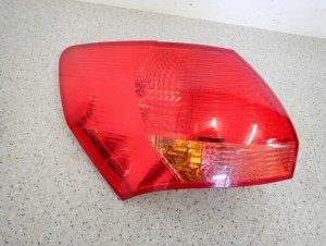 KIA VENGA 09- LAMPA TYLNA LEWA 1/9 MINIATURA