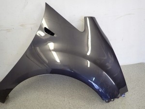 KIA VENGA 09- BŁOTNIK PRZEDNI PRAWY BE 5/10 MINIATURA