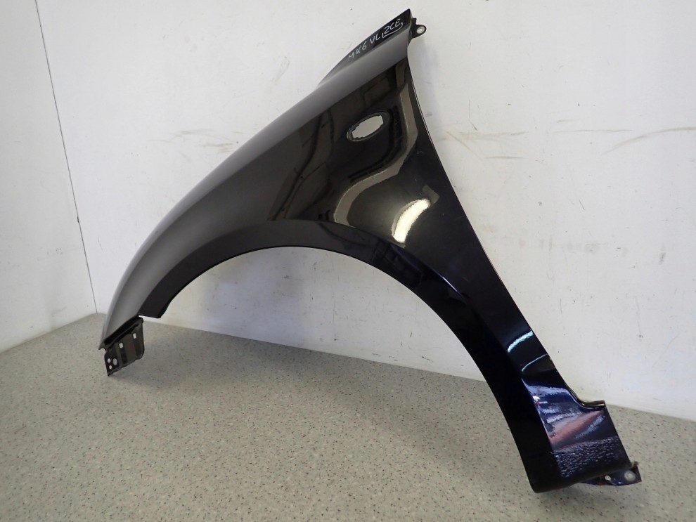 SUZUKI SWIFT MK6 05-09 BŁOTNIK PRZEDNI LEWY ZCE 9/15