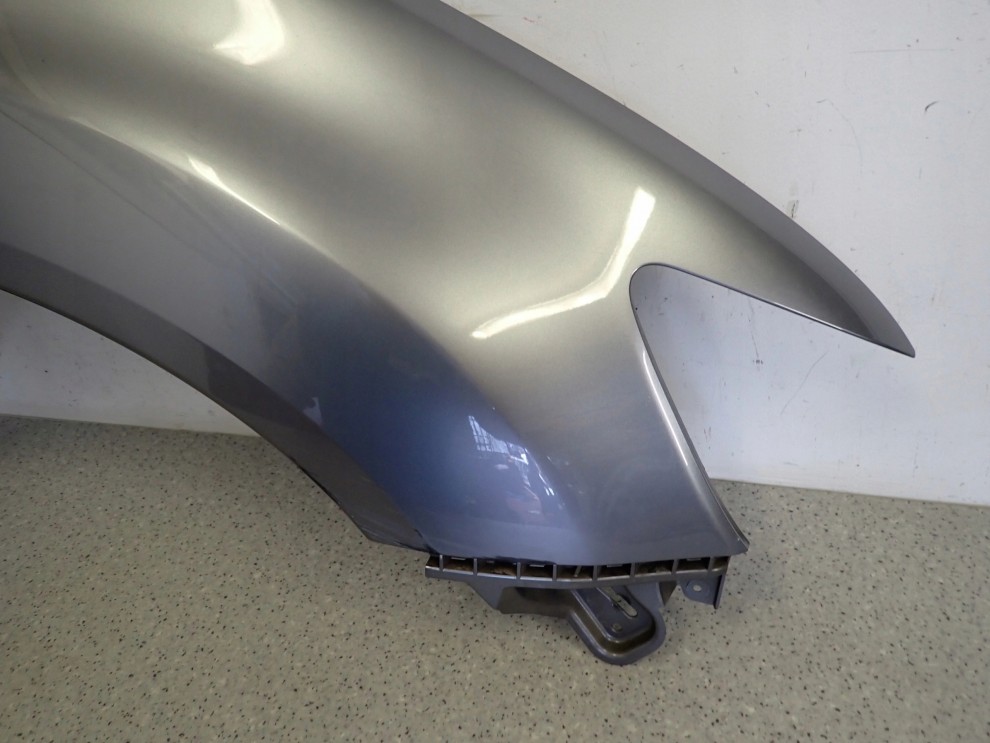 MITSUBISHI ASX 10- BŁOTNIK PRZEDNI PRAWY U17A 6/10