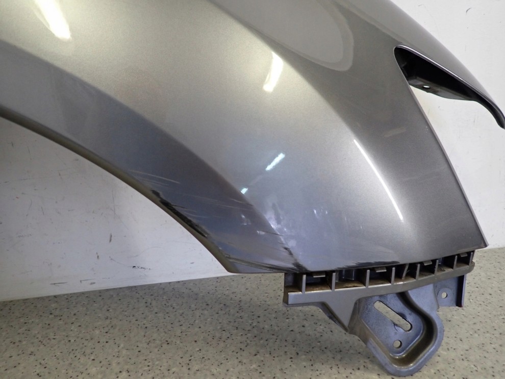 MITSUBISHI ASX 10- BŁOTNIK PRZEDNI PRAWY U17A 7/10