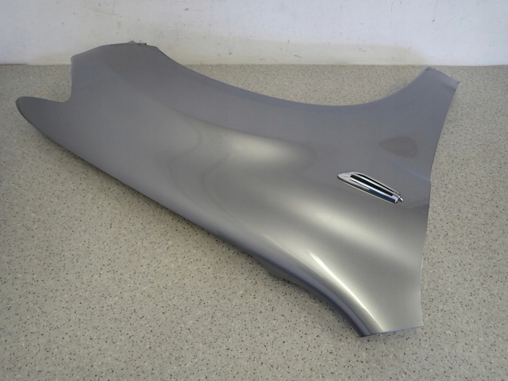 MITSUBISHI ASX 10- BŁOTNIK PRZEDNI PRAWY U17A 9/10