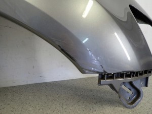 MITSUBISHI ASX 10- BŁOTNIK PRZEDNI PRAWY U17A 8/10 MINIATURA