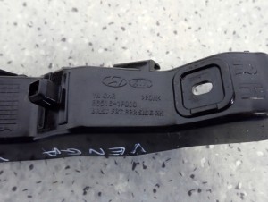 KIA VENGA 09-14 ŚLIZG ZDERZAKA PRZEDNI PRAWY 3/5 MINIATURA