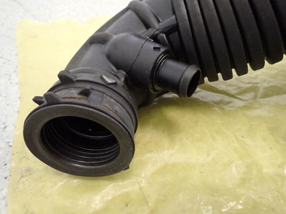 KIA CEED II 1.6 CRDI 12-17 PRZEWÓD POWIETRZA RURA 3/5