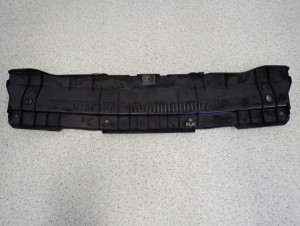 HYUNDAI IX20 HB 5d 09- PLASTIK OSŁONA PASA PRZEDNIEGO 5/8 MINIATURA