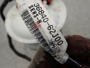 SUZUKI SWIFT 05-10 POMPA CZUJNIK PALIWA W ZBIORNIK 15100-62J00 3/4 MINIATURA