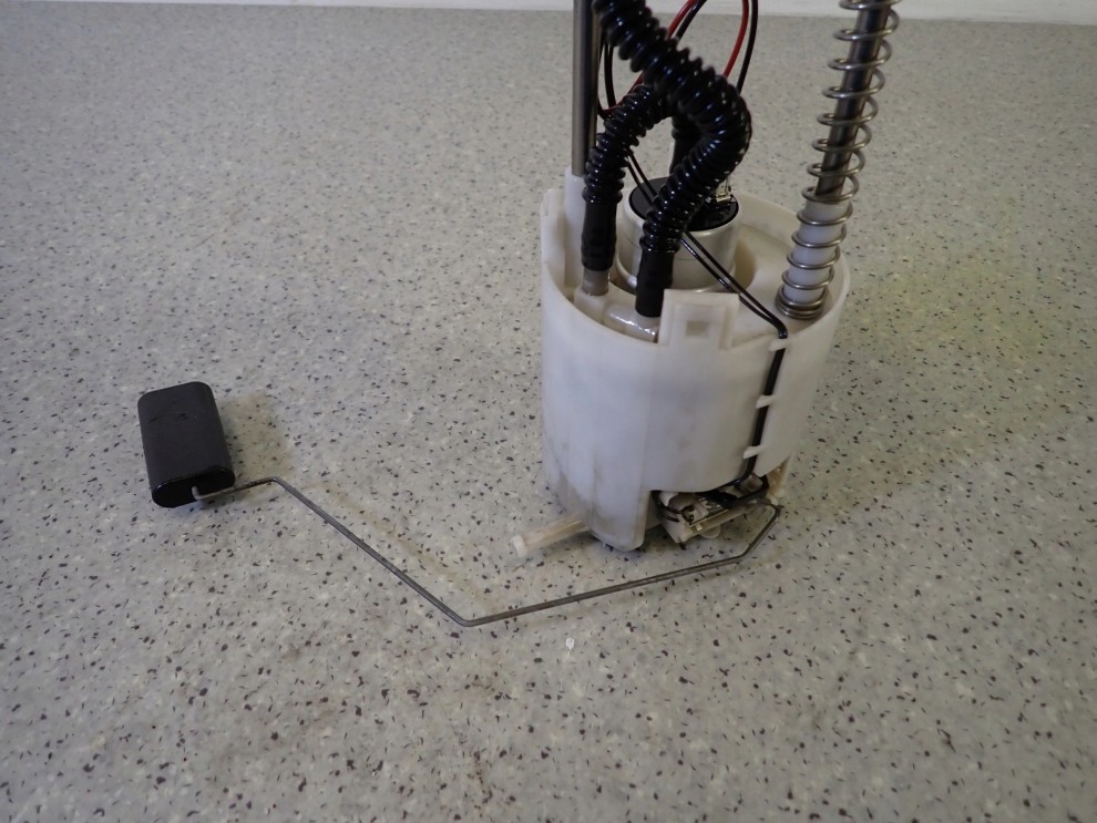 MITSUBISHI ASX 1.8 DID 10- POMPA PALIWA CZUJNIK 3/5