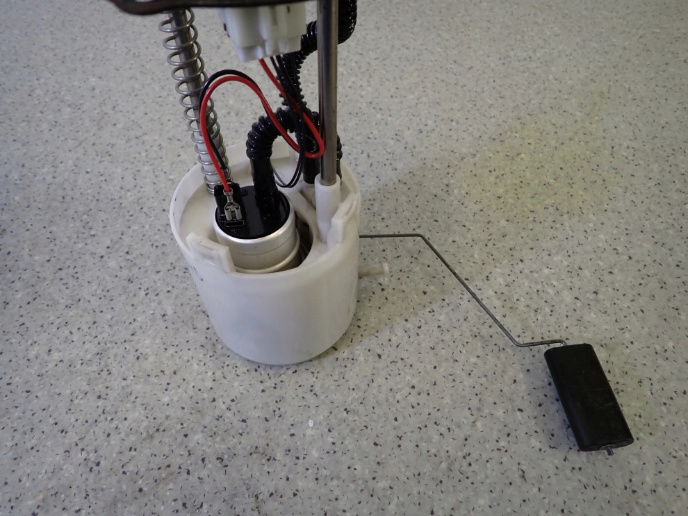 MITSUBISHI ASX 1.8 DID 10- POMPA PALIWA CZUJNIK 4/5