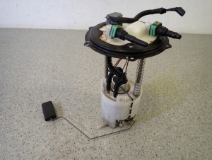 MITSUBISHI ASX 1.8 DID 10- POMPA PALIWA CZUJNIK 2/5 MINIATURA