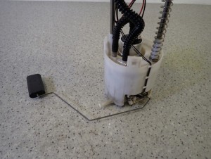 MITSUBISHI ASX 1.8 DID 10- POMPA PALIWA CZUJNIK 3/5 MINIATURA