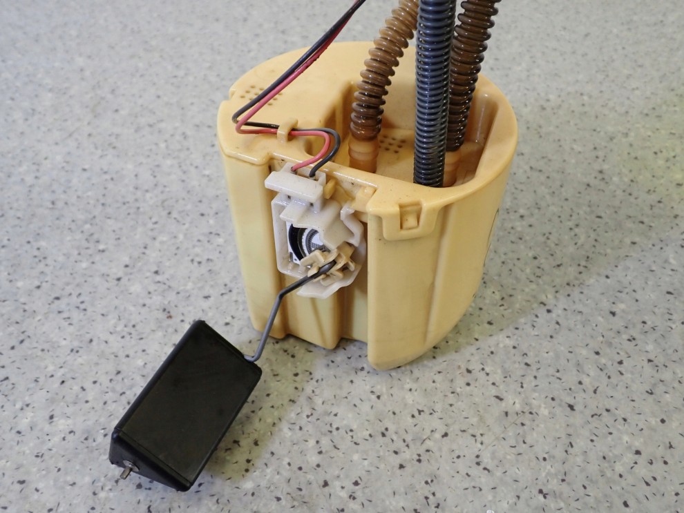 TOYOTA VERSO 2.0 D4D 09-13 CZUJNIK POZIOMU PALIWA 4/6