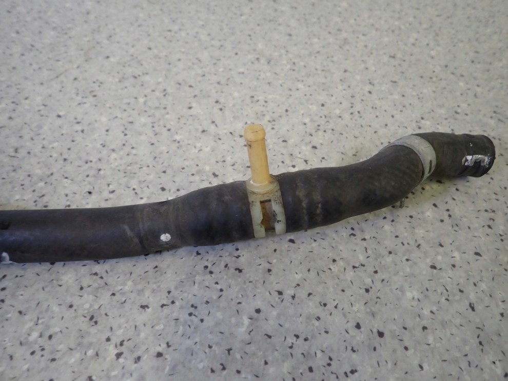 TOYOTA YARIS I 99-05 KRÓCIEC TRÓJNIK PRZEWÓD NAGRZEWNICY 2/3