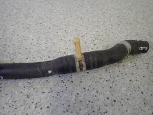 TOYOTA YARIS I 99-05 KRÓCIEC TRÓJNIK PRZEWÓD NAGRZEWNICY 2/3 MINIATURA