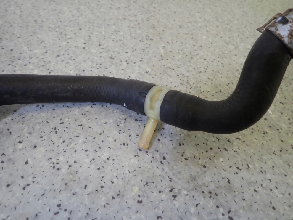 TOYOTA YARIS I 99-05 KRÓCIEC TRÓJNIK PRZEWÓD NAGRZEWNICY 3/4