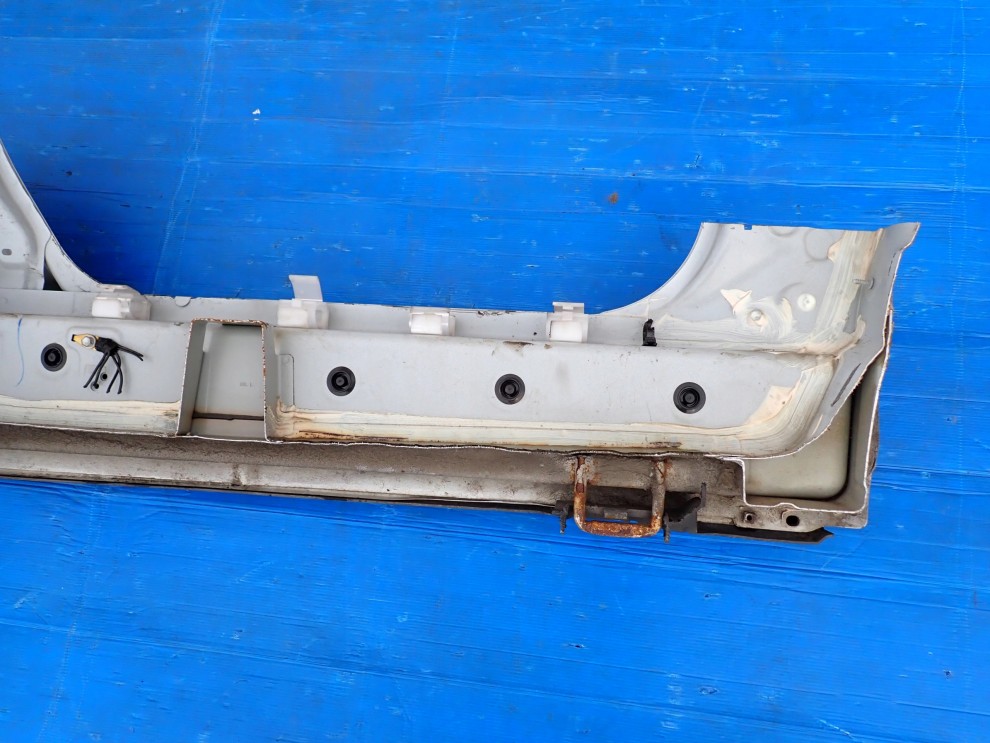 SUZUKI SWIFT MK7 5d 10- MK7 PRÓG LEWY ZNL 6/8