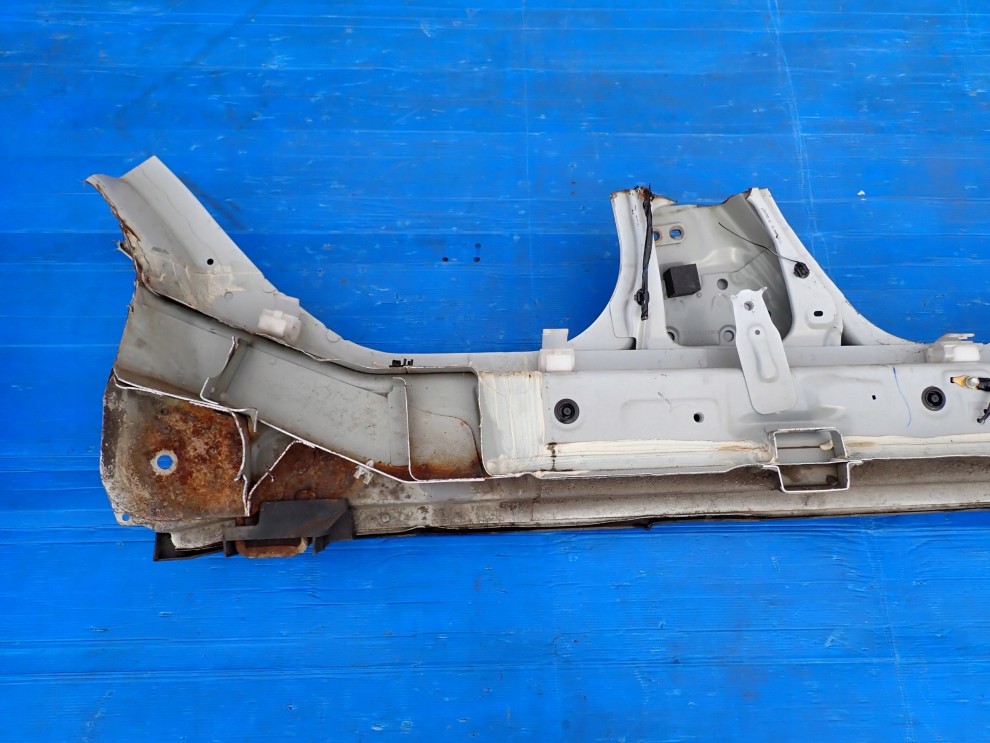 SUZUKI SWIFT MK7 5d 10- MK7 PRÓG LEWY ZNL 7/8