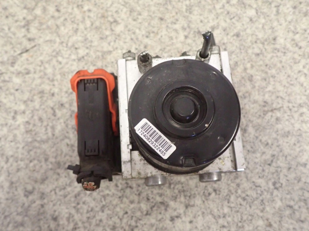 TOYOTA YARIS II 09- POMPA ABS-u 44510-0D110 3/4