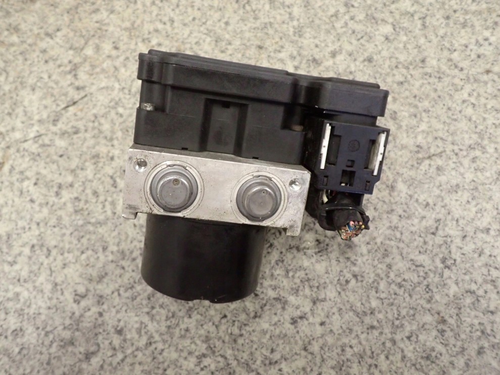 TOYOTA YARIS II 09- POMPA ABS-u 44510-0D110 4/4