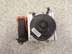 TOYOTA YARIS II 09- POMPA ABS-u 44510-0D110 3/4 MINIATURA