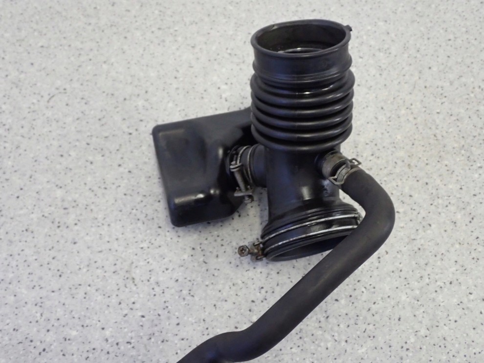 NISSAN PRIMERA P12 02-07 2,0 i RURA POWIETRZA AU410 3/7