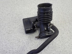 NISSAN PRIMERA P12 02-07 2,0 i RURA POWIETRZA AU410 3/7 MINIATURA